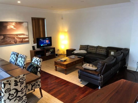 Zero Contact Private CBD-Social-Chillout-Oasis With Outdoors For You & Friends - Brisbane Tourism 1