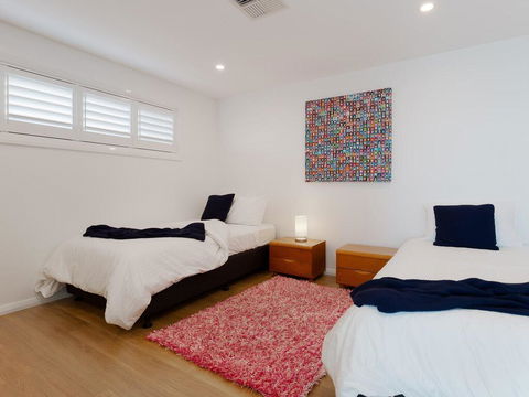 Maison De La Mer 30 Mulubinda Parade - Luxurious, Linen, Aircon And Panoramic Views - Brisbane Tourism 1