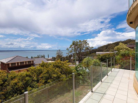 Maison De La Mer 30 Mulubinda Parade - Luxurious, Linen, Aircon And Panoramic Views - Brisbane Tourism 3