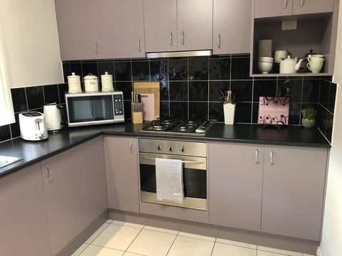 Haven Family& Dog Freindly , Close To Hospital, Airport, Bunnings - Tourism Brisbane 2