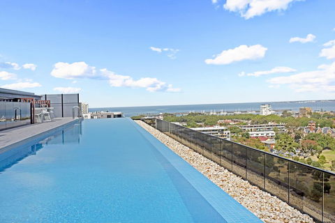 Heart Of St Kilda  Infinity Pool+Parking+WIFI - Tourism Brisbane 0