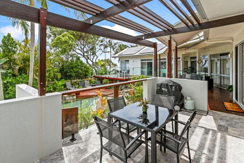A Tropical Family Oasis In Sunshine Beach - Tourism Brisbane 3