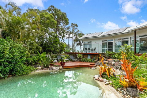 A Tropical Family Oasis In Sunshine Beach - Tourism Brisbane 0