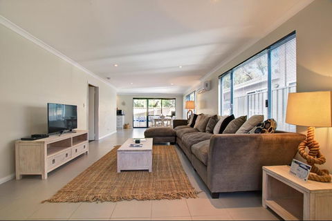 A Little Luxury In Town - Tourism Brisbane 3