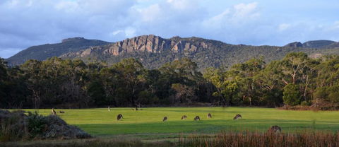 A Boat In The Grampians - Brisbane 4u 0