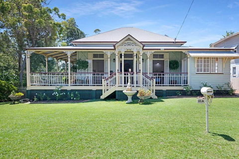 A Charming Queenslander - Tourism Brisbane 0