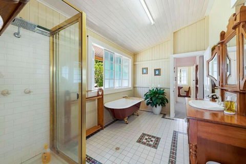 A Charming Queenslander - Tourism Brisbane 3