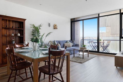 A Chic 2BR Apt Near Melbourne Uni FREE Parking - Brisbane 4u 0