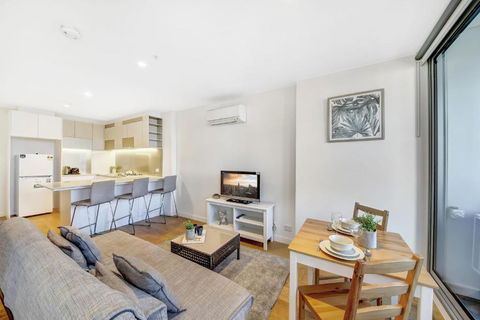 A Chic 2BR Apt Near Southern Cross City Views - Tourism Brisbane 0