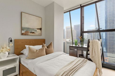 A Chic & Comfy 2BR Apt On Collins With City Views - Tourism Brisbane 4
