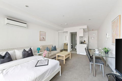 A Chic Studio Only A 4-min Walk To Victoria Market - Tourism Brisbane 1