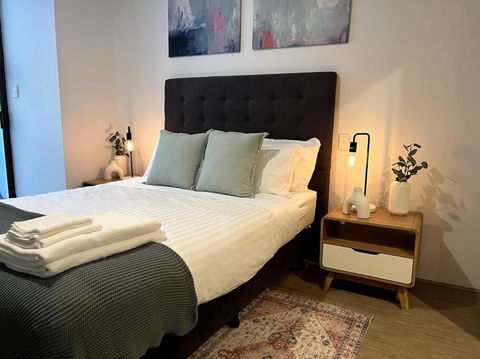 A City Oasis - Full Apartment With Balcony - Tourism Brisbane 4