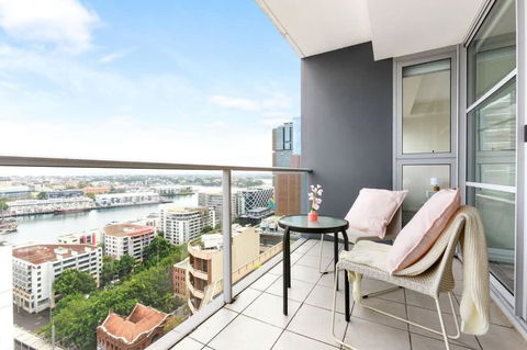 A Comfy & Spacious 2BR Apt Harbour View - Brisbane 4u 2