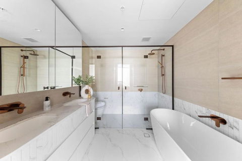 A Cozy 2BR Apt At Sapphire By The Gardens - Brisbane Tourism 2
