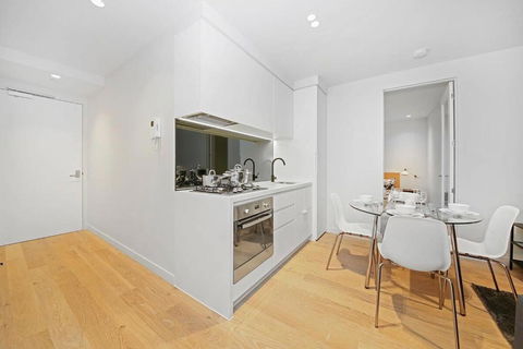 A Cozy & Stylish 2BR Suite In Melbourne CBD - Tourism Brisbane 4