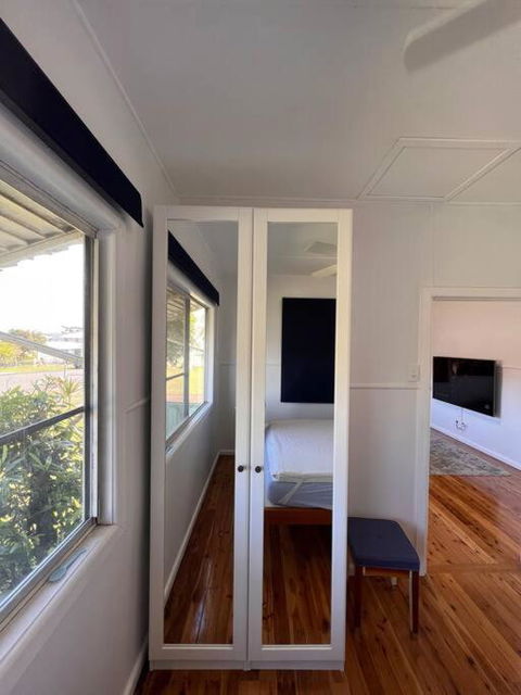 A Delightful Two-bedroom Cottage On Toowoon Bay. - Tourism Brisbane 4