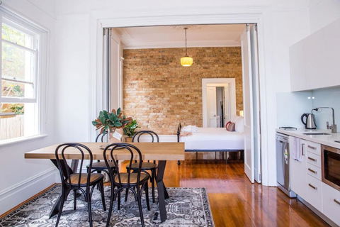 A Designer Apartment With Classic Heritage Details - Tourism Brisbane 0