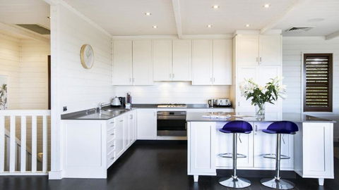 A Grand Beach Retreat - Tourism Brisbane 3