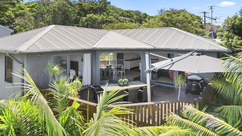 A Grand Beach Retreat - Tourism Brisbane 0