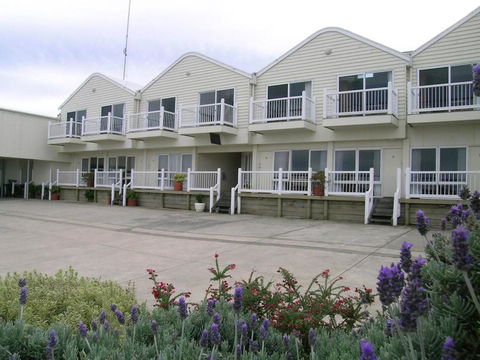 A Great Ocean View Motel - Tourism Brisbane 0