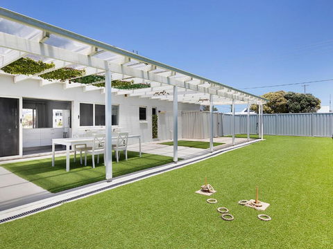 A Little Beach Haven - Tourism Brisbane 0