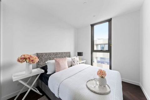 A Lux 2BR Apt Near South Melbourne Market - Tourism Brisbane 4