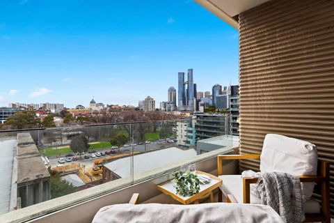 A Lux 2BR Apt Next To Melbourne Uni FREE Parking - Tourism Brisbane 1