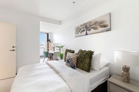 A Lux 2BR Apt Next To Melbourne Uni FREE Parking - Tourism Brisbane 2