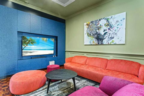 A Luxury Space With Playstation In Darling Harbour - Brisbane Tourism 2