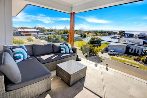 A Magnetic Retreat - Tourism Brisbane 0
