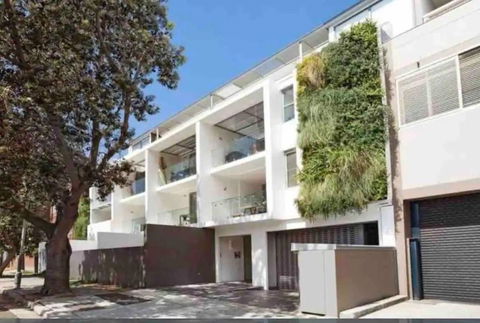 A Modern Two Bedroom Apartment! Quiet, Secure And 1 Minute Walk To Bondi Beach! - Tourism Brisbane 3