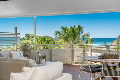 A Perfect Stay - Boardroom At Wategos - Brisbane Tourism 0