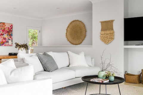 A Perfect Stay - Boardroom At Wategos - Brisbane Tourism 4
