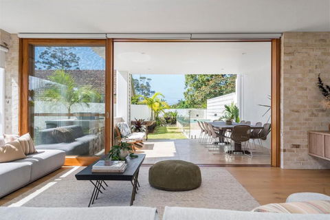 A Perfect Stay - The Cedrics 1 - Brisbane Tourism 3