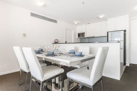 A Spacious 2BR Apt With An Amazing View Over Darling Harbour - Brisbane Tourism 4