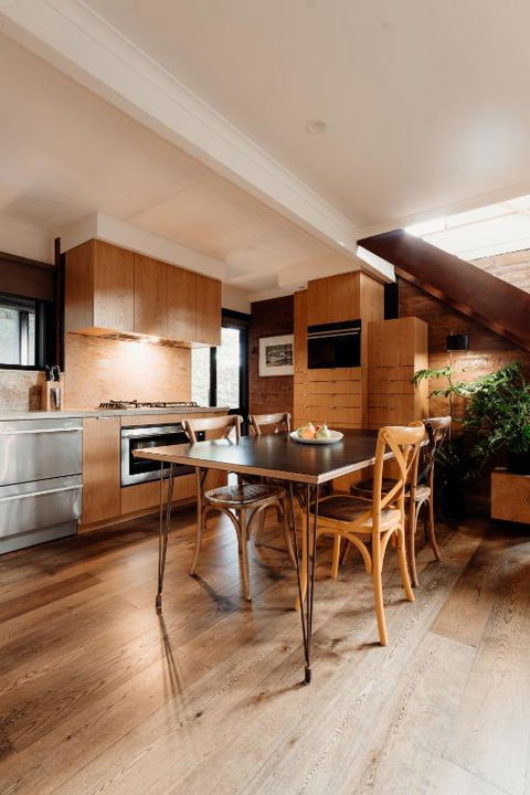 A Stylish And Unique Retreat At Surf Beach - Brisbane Tourism 4