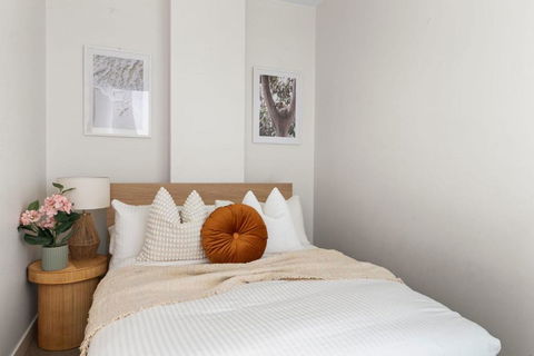 A Stylish & Central 2BR Apt Near Flinders Station - Brisbane Tourism 3