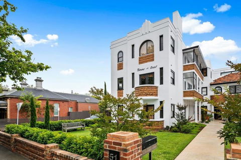 A1 Art Deco 2 Bedroom Apt Sleeps 5 Nimmo1 - Brisbane Tourism 0
