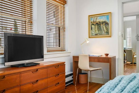 A1 Art Deco 2 Bedroom Apt Sleeps 5 Nimmo1 - Brisbane Tourism 4