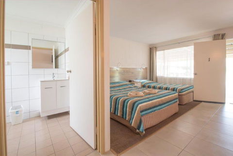 A & A Motel - Brisbane 4u 3
