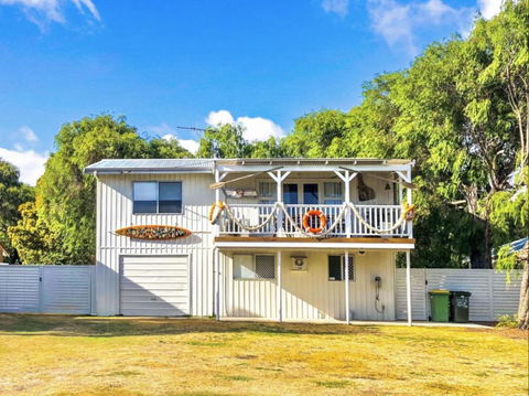 Abbey Beachviews With WiFi - Brisbane Tourism 0