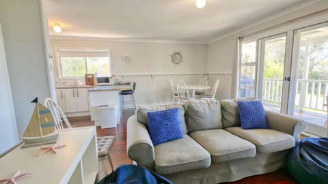 Abbey Beachviews With WiFi - Brisbane Tourism 3