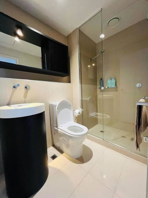 Abbotsford Apartment: Yarra River & CBD Nearby - Tourism Brisbane 1