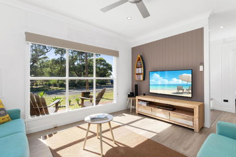 Abode Callala Beach Jervis Bay - 100m To Beach! - Brisbane Tourism 4