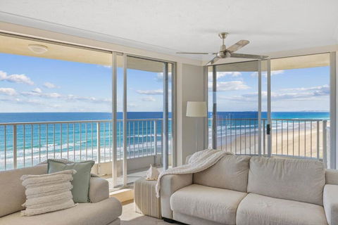 Absolute Beachfront Apartment - Tourism Brisbane 0