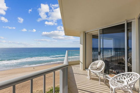 Absolute Beachfront Apartment - Tourism Brisbane 1