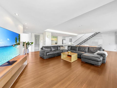 Absolute Beachfront Beach House With Amazing Views - Brisbane Tourism 4