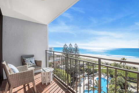 Absolute Beachfront Royal Palms - Brisbane Tourism 0