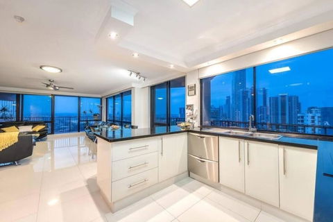 ABSOLUTE Riverfront 2br Apt, Views From Every Room - Brisbane Tourism 4