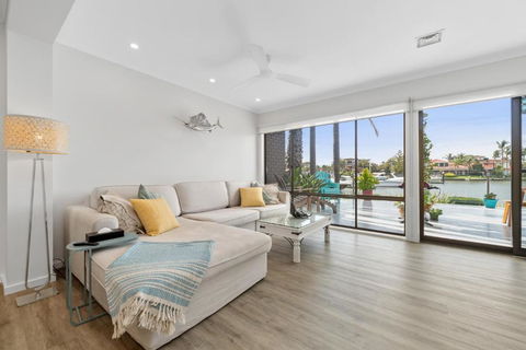 Absolute Waterfront Marina Views - Tourism Brisbane 1